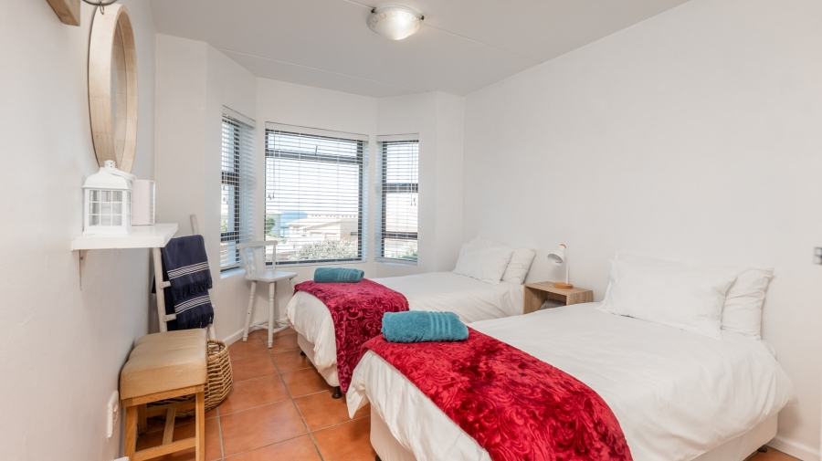 4 Bedroom Property for Sale in Oceanview Heights Western Cape